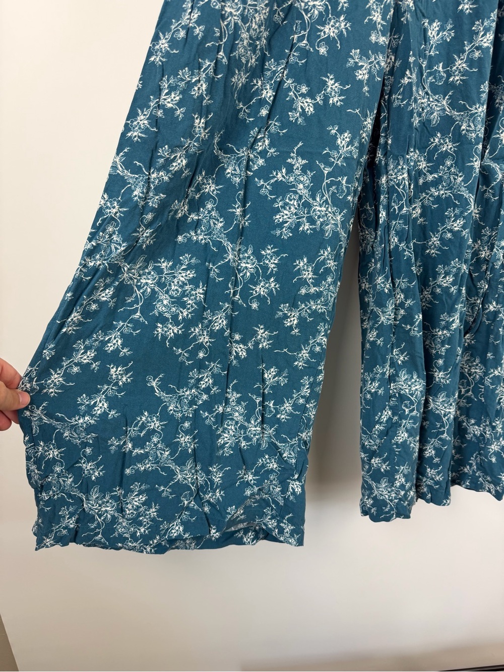 torrid Teal Floral Wide Leg Pants - Picture 4 of 6